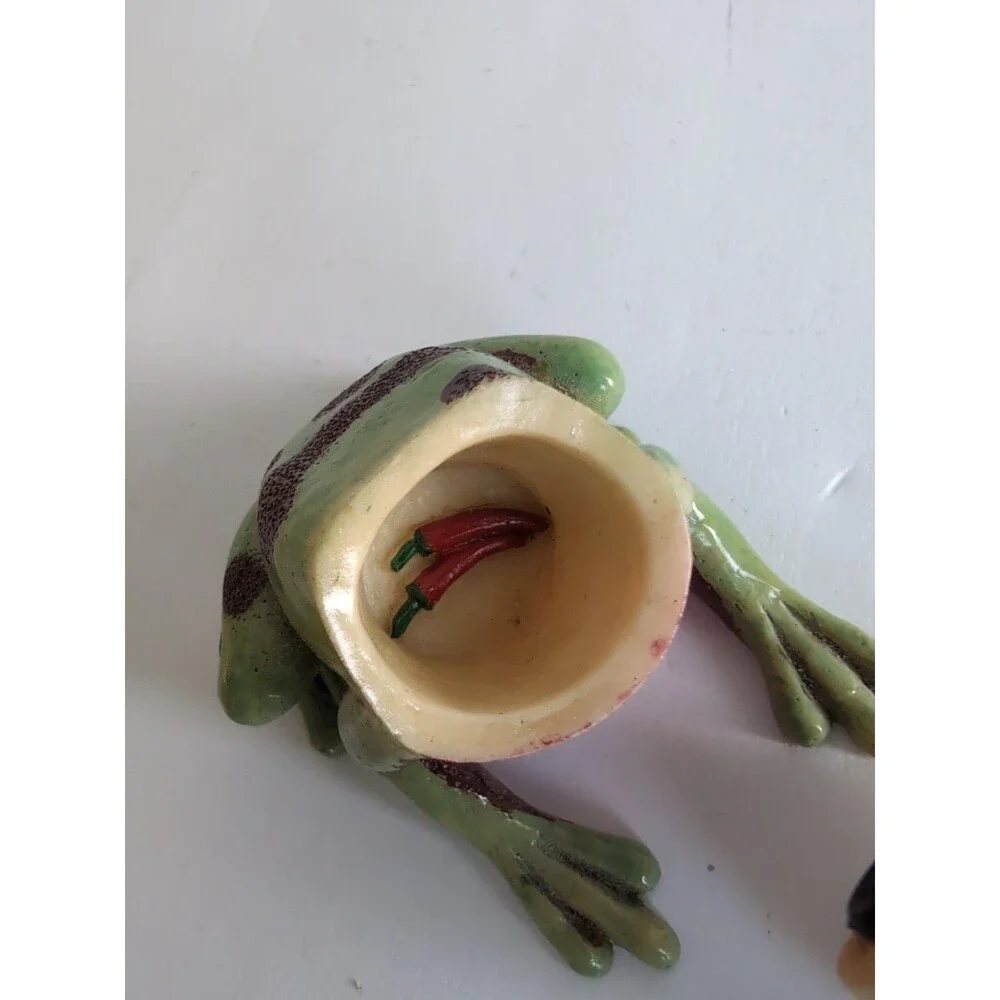 BONECA FROG Figurine Trinket Box Pot Bellys Harmony Kingdom 2004